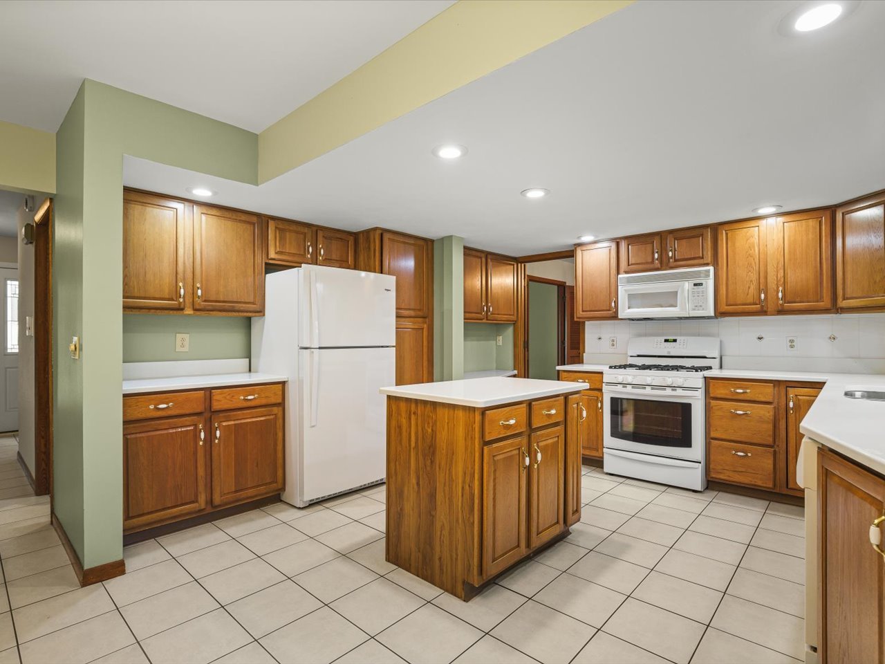 3342 Montlake Drive Property Photo 9