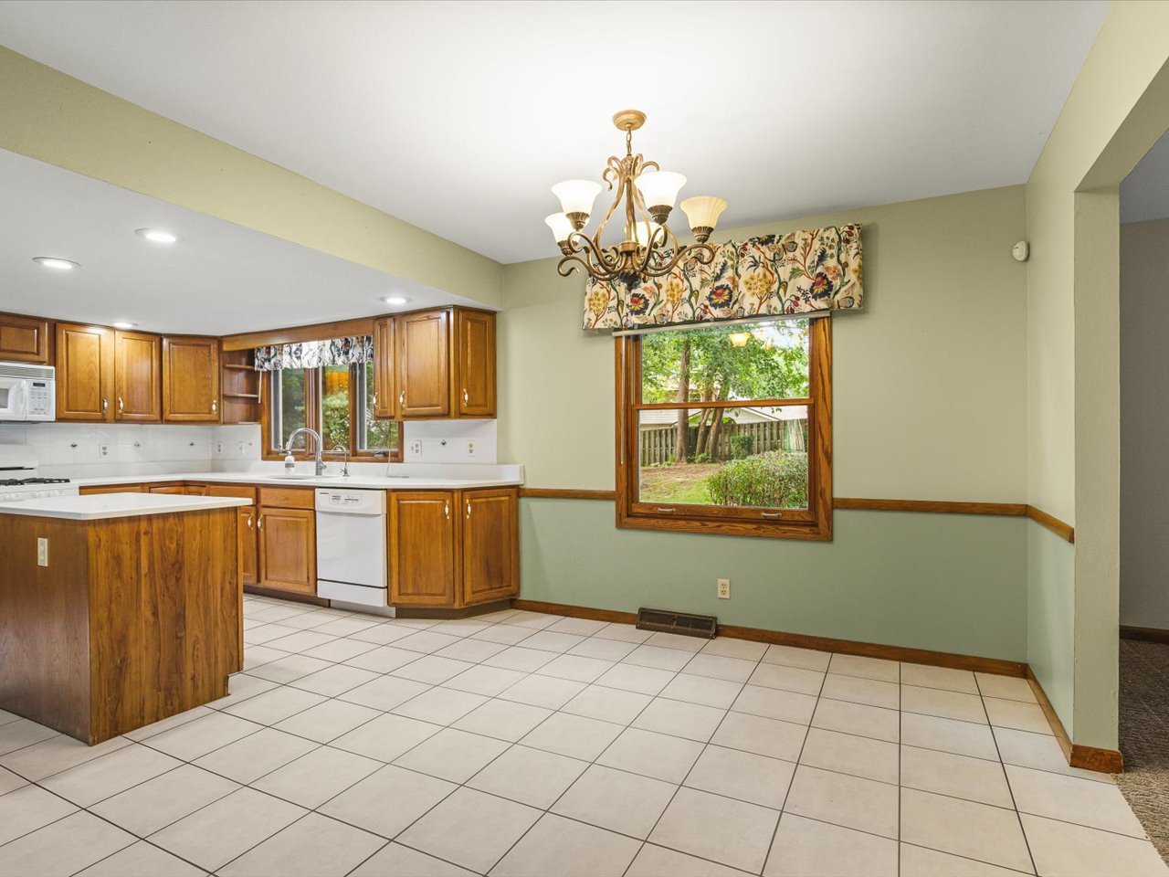 3342 Montlake Drive Property Photo 10