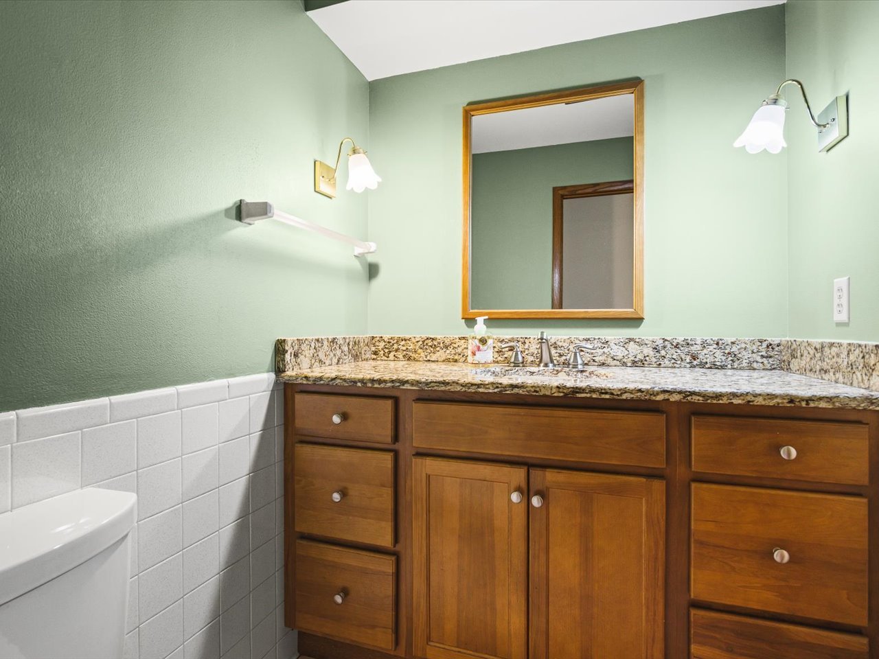 3342 Montlake Drive Property Photo 13