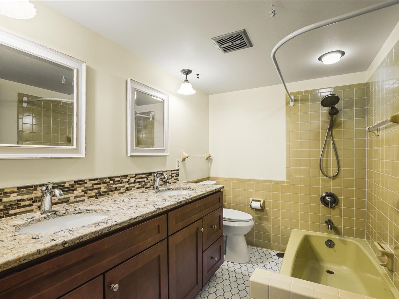 3342 Montlake Drive Property Photo 20