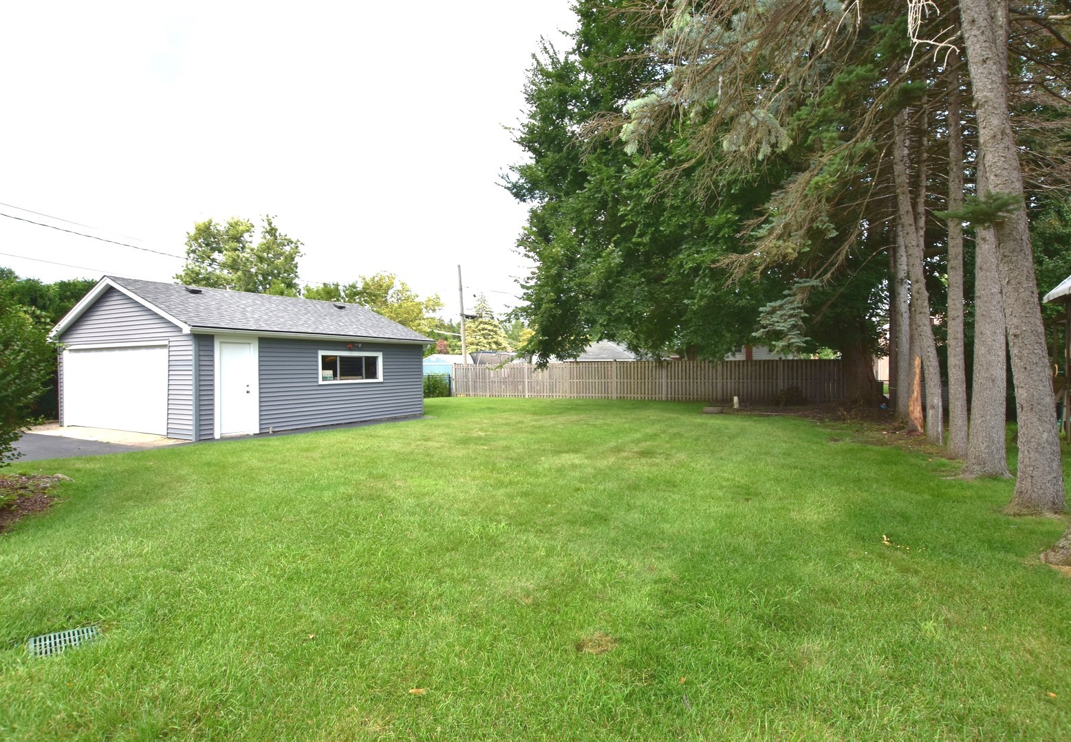 445 N Gerard Avenue Property Photo 3