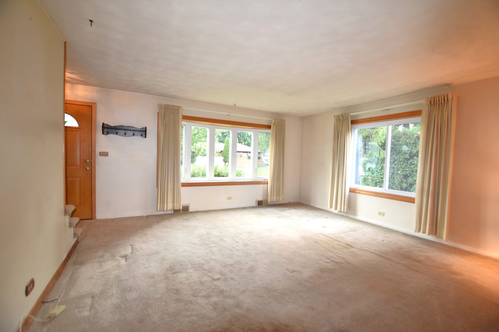 445 N Gerard Avenue Property Photo 4