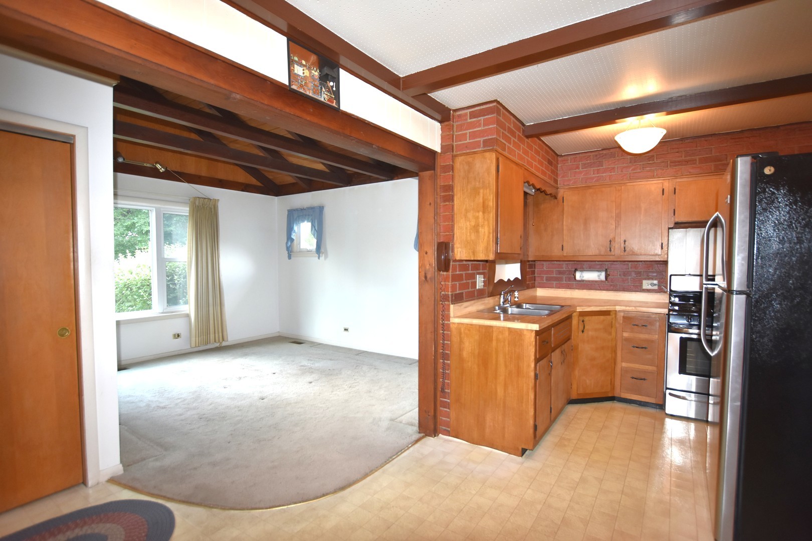 445 N Gerard Avenue Property Photo 7