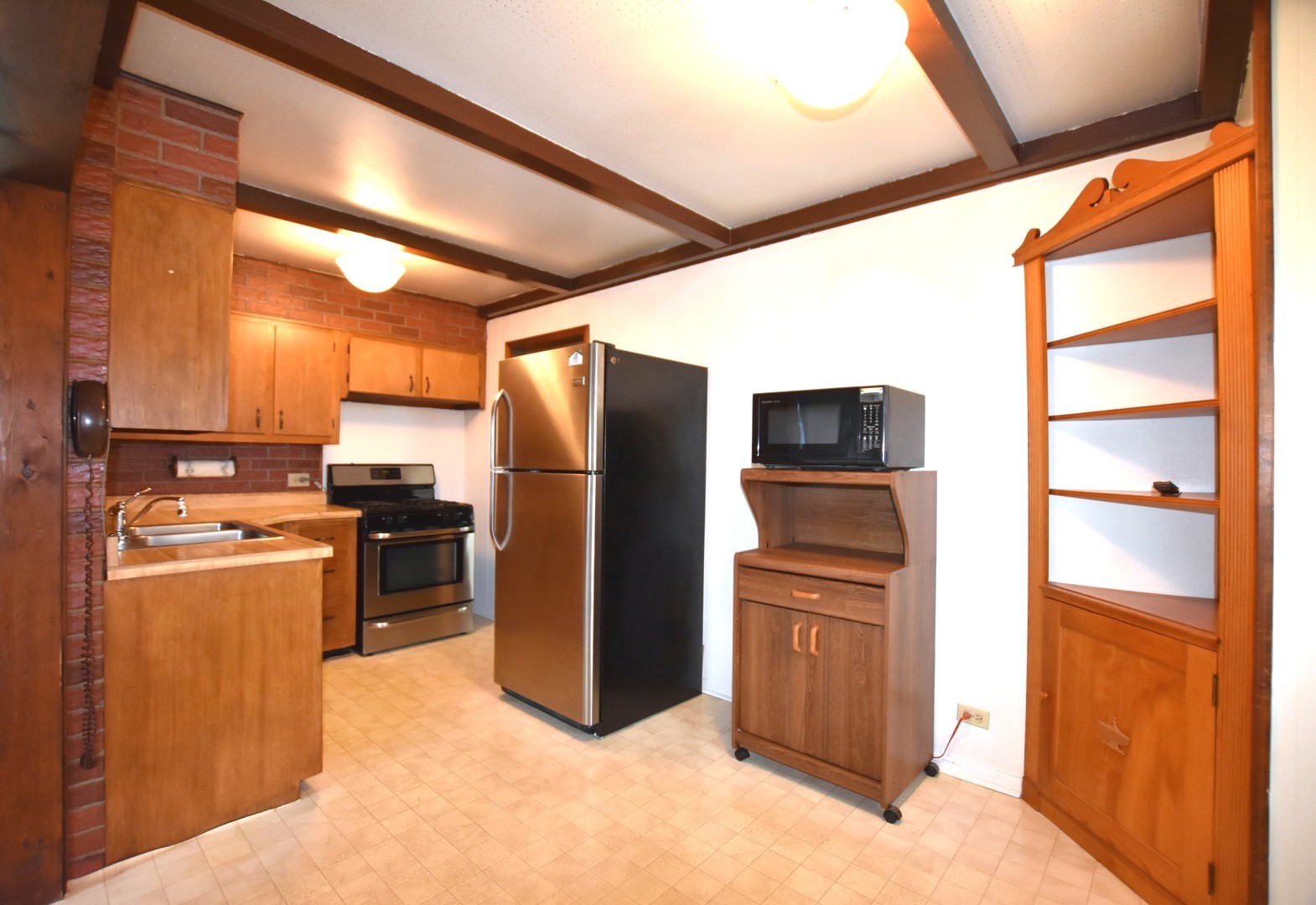 445 N Gerard Avenue Property Photo 8