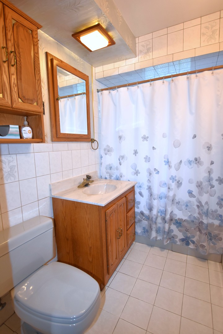 445 N Gerard Avenue Property Photo 11