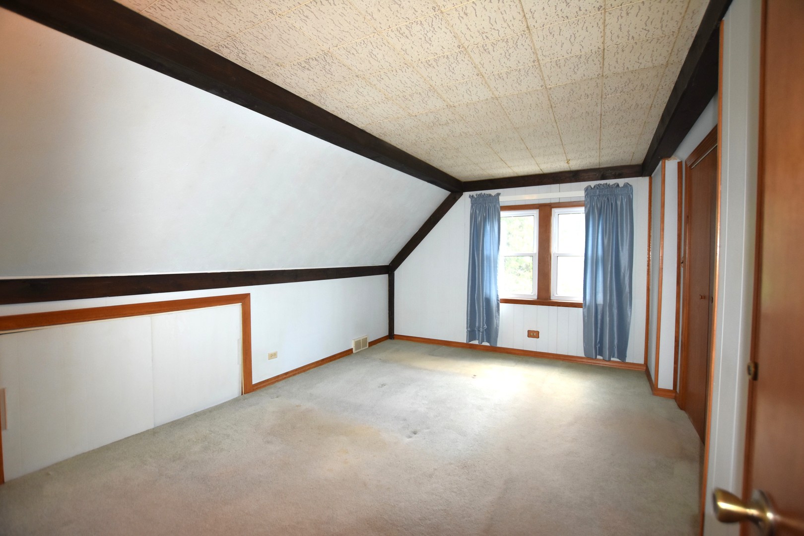 445 N Gerard Avenue Property Photo 12