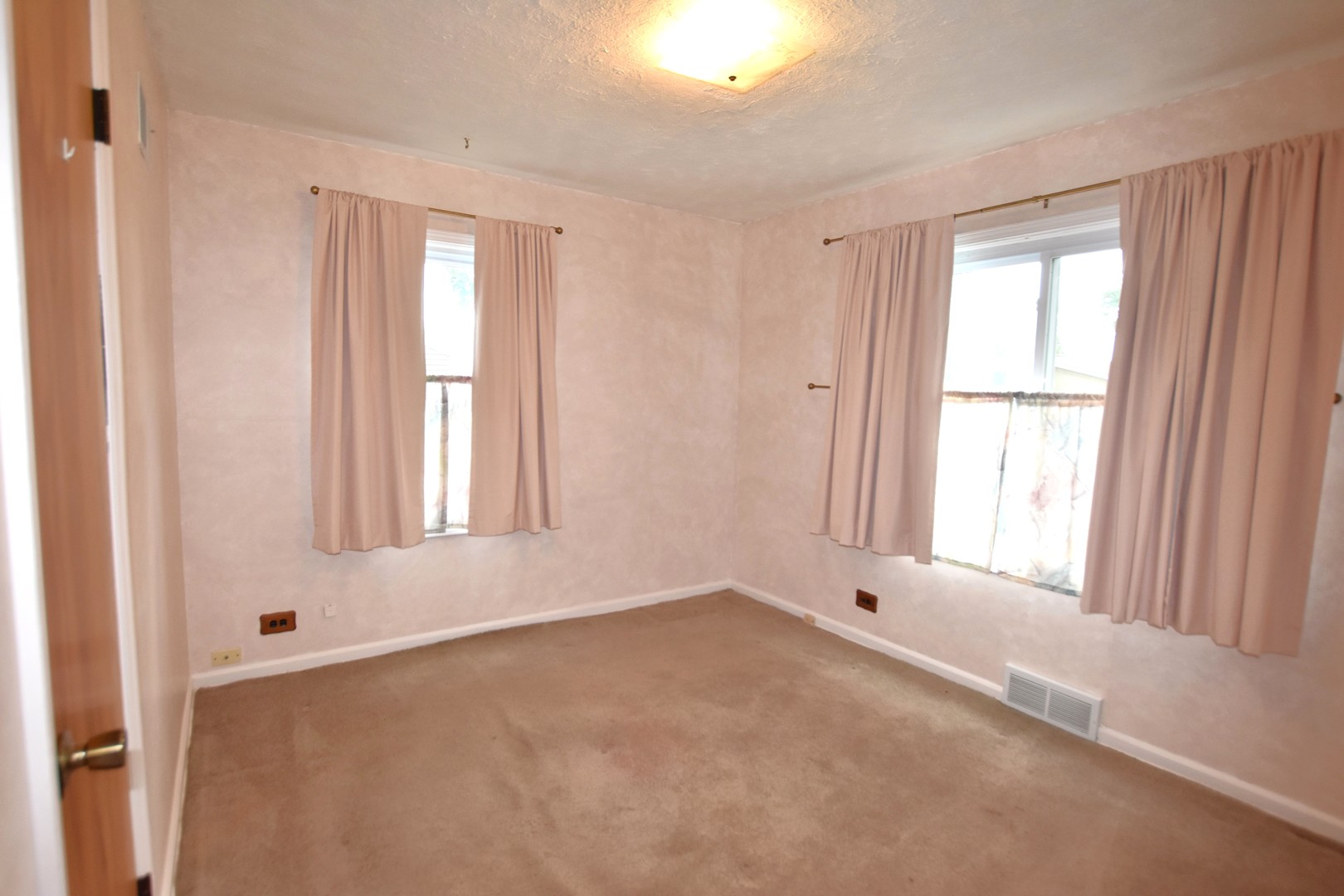 445 N Gerard Avenue Property Photo 17