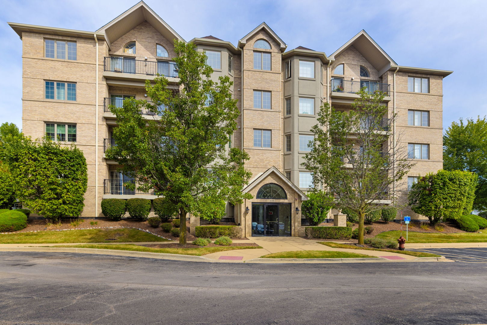8505 Woodward Avenue 202 Property Photo 1