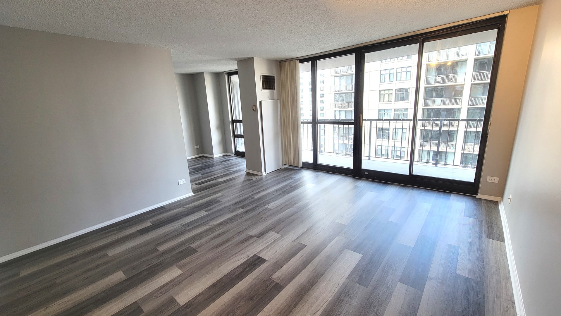 10 E Ontario Street 2406 Property Photo 3