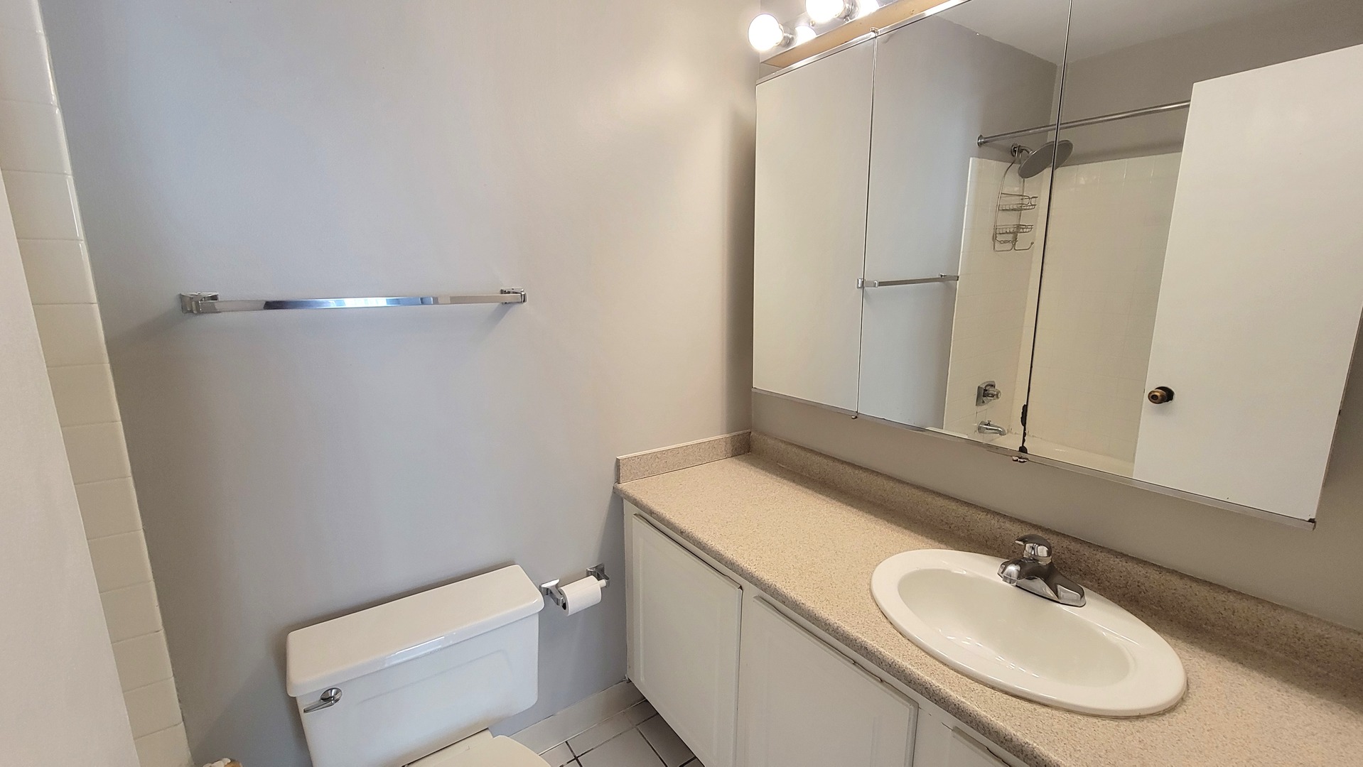 10 E Ontario Street 2406 Property Photo 12