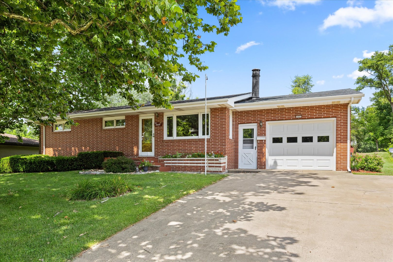 1033 Glen Avenue Property Photo 1