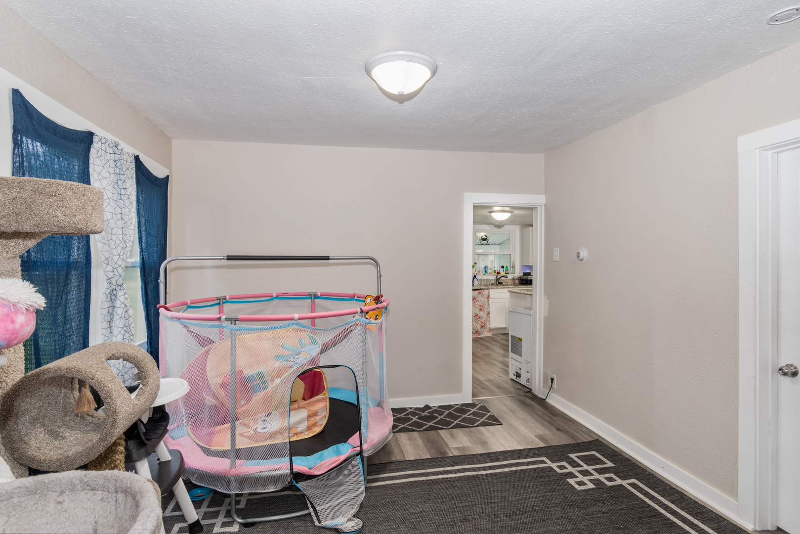 307 S Hickory Street Property Photo 6