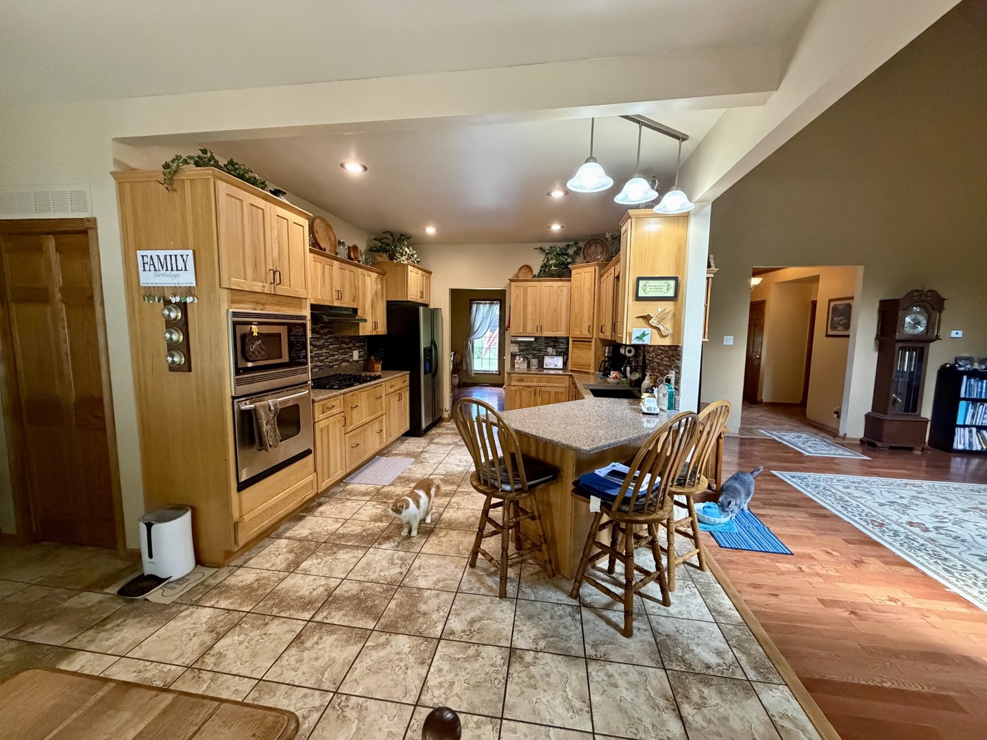 404 Timber Street Property Photo 9