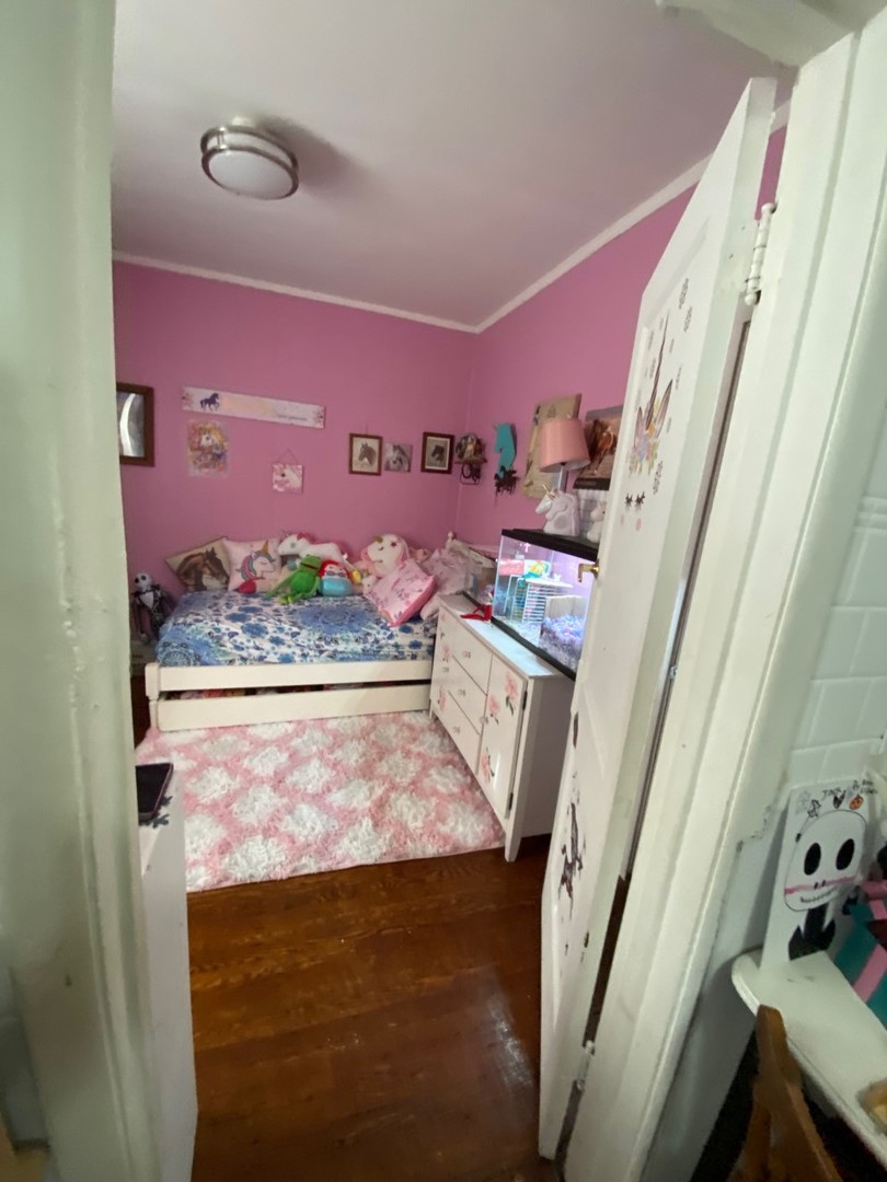 2957 N Cicero Avenue Property Photo 6