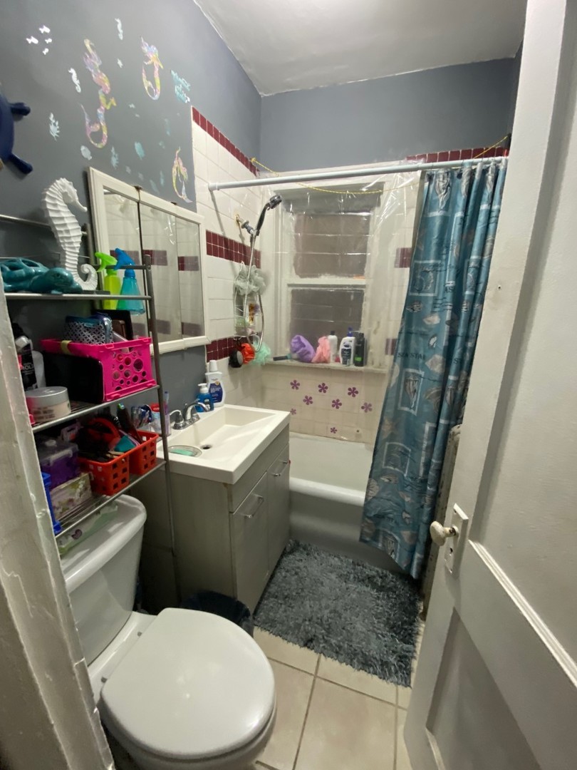 2957 N Cicero Avenue Property Photo 7