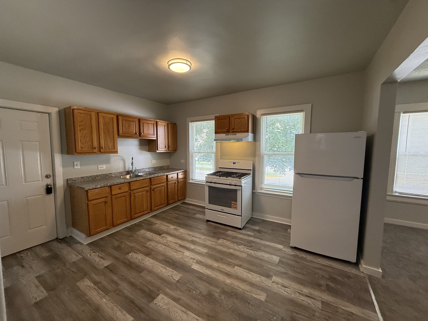 637 8th Street Property Photo 3