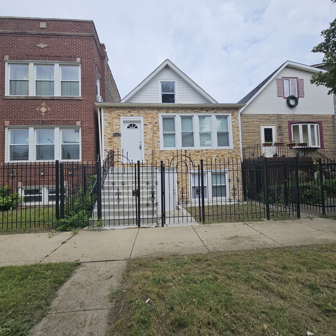 4914 W Congress Parkway Property Photo 1