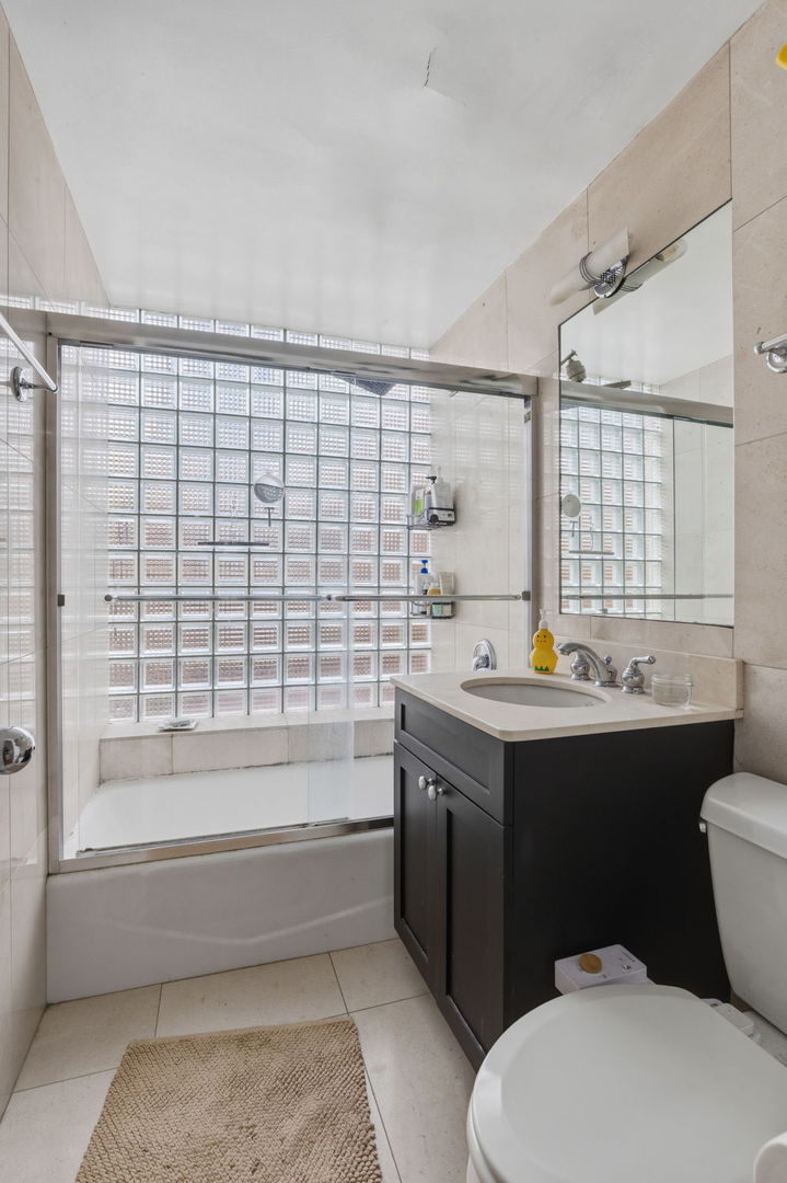 1209 N State Parkway 10 Property Photo 19