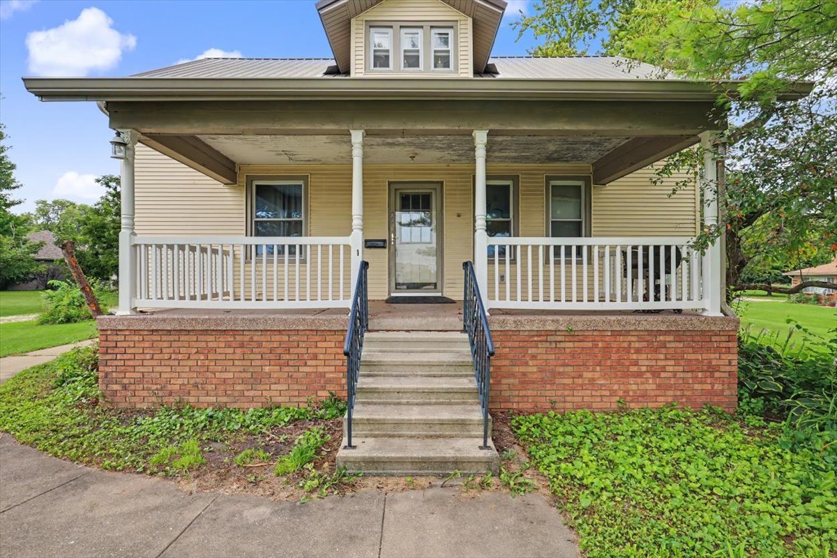 290 S Chestnut Street Property Photo 4