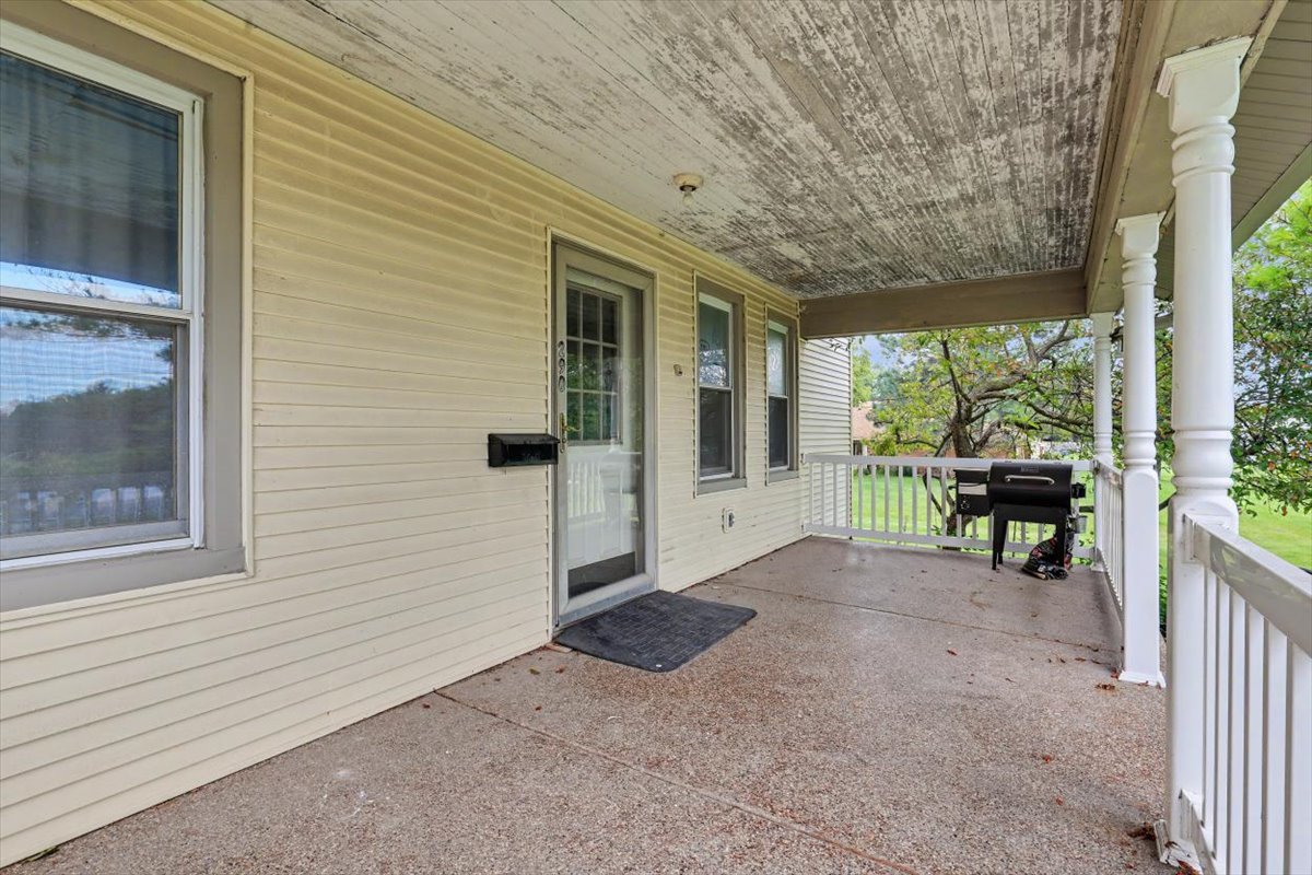 290 S Chestnut Street Property Photo 5