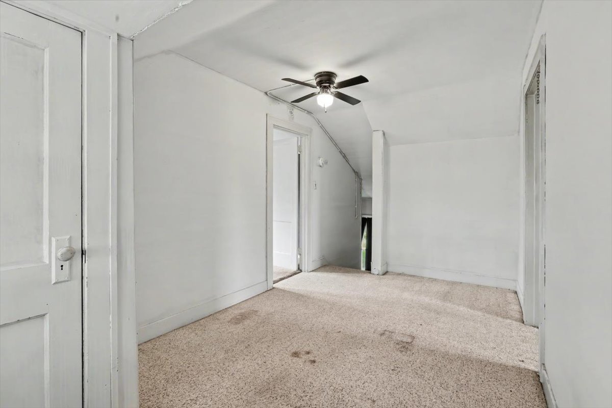 290 S Chestnut Street Property Photo 21