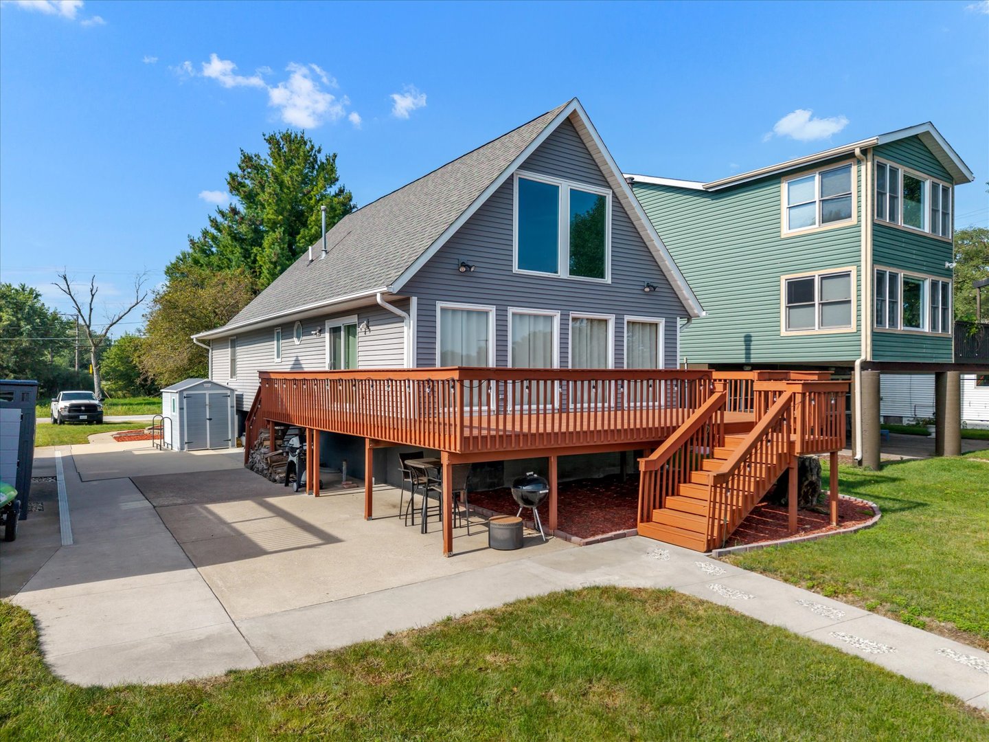 3403 S Shore Drive Property Photo 2