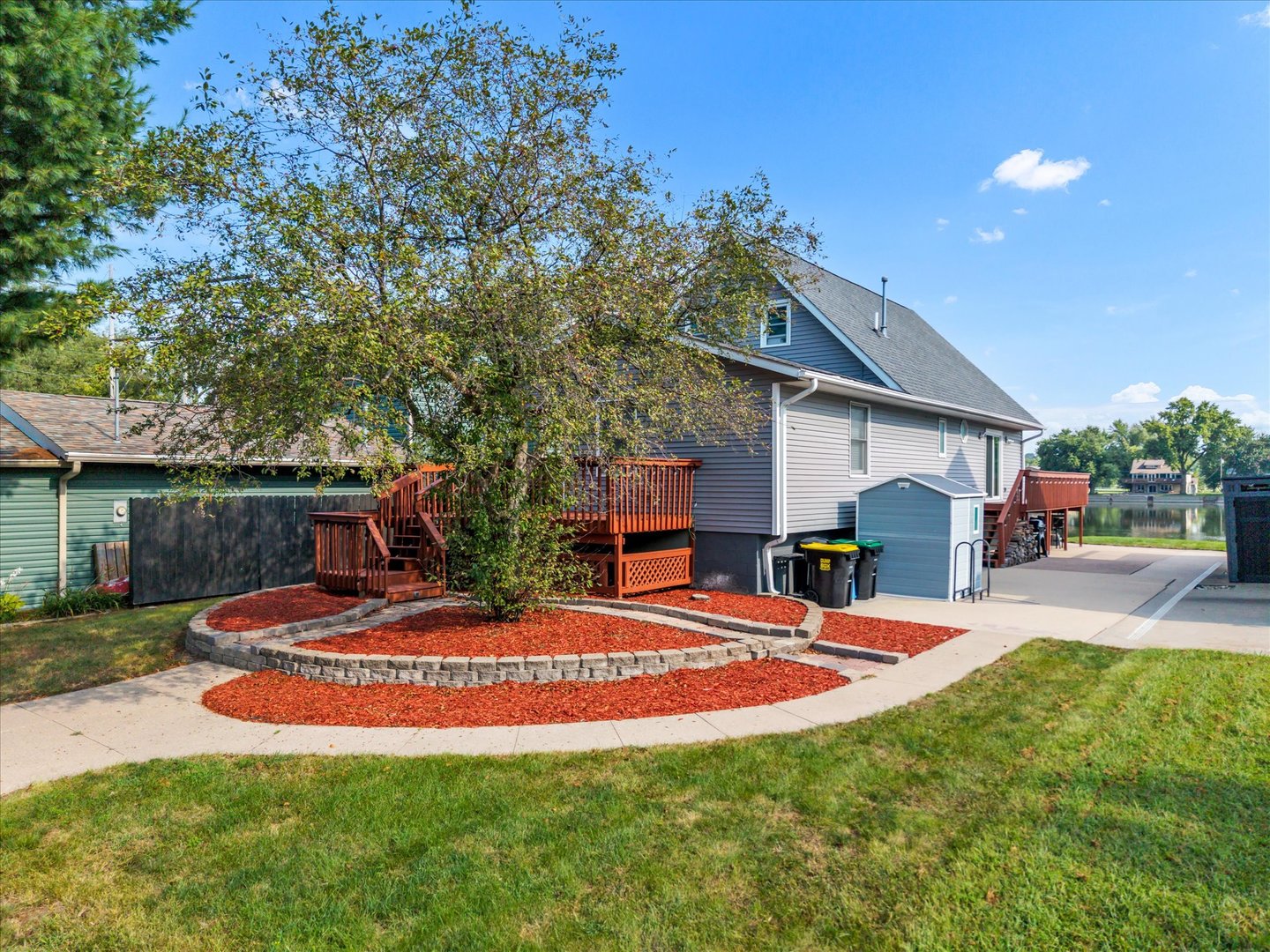 3403 S Shore Drive Property Photo 6