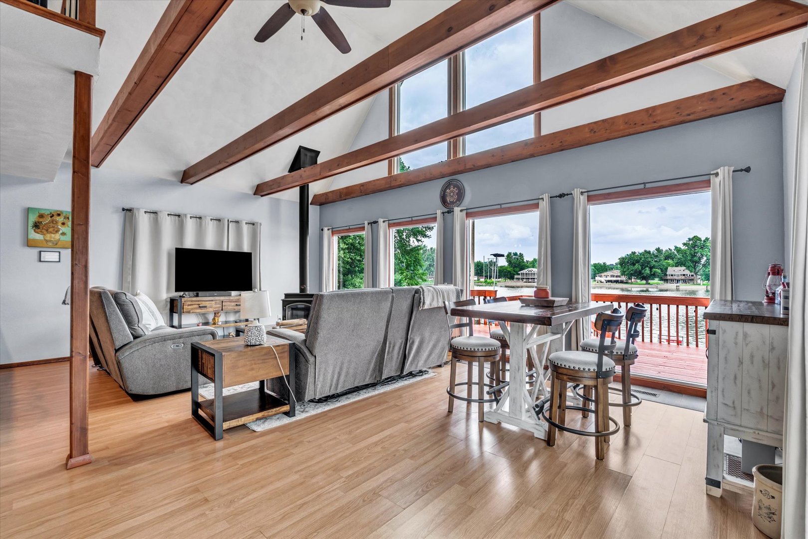 3403 S Shore Drive Property Photo 8