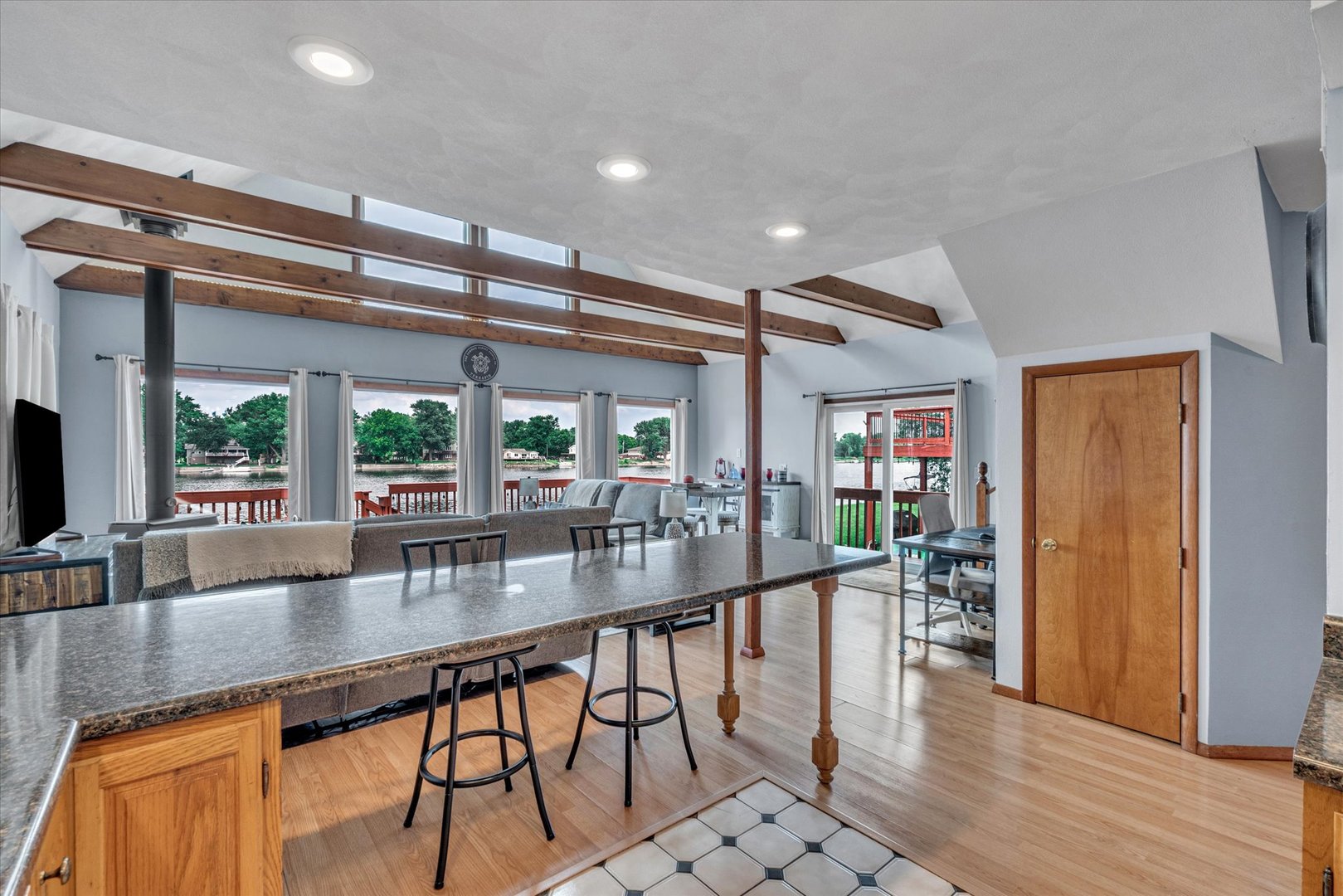 3403 S Shore Drive Property Photo 22