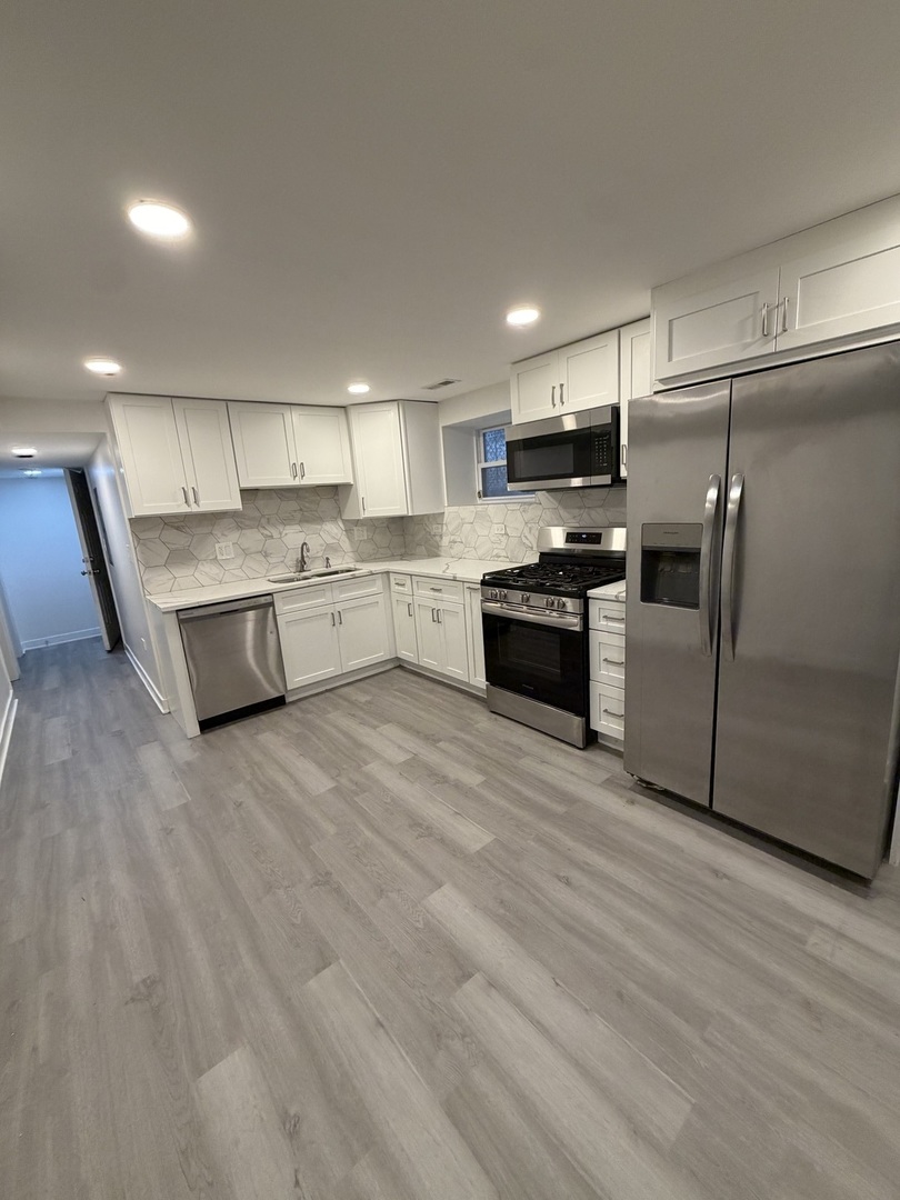 8106 S Langley Avenue Property Photo 3