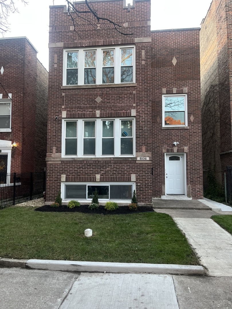 8106 S Langley Avenue Property Photo 11