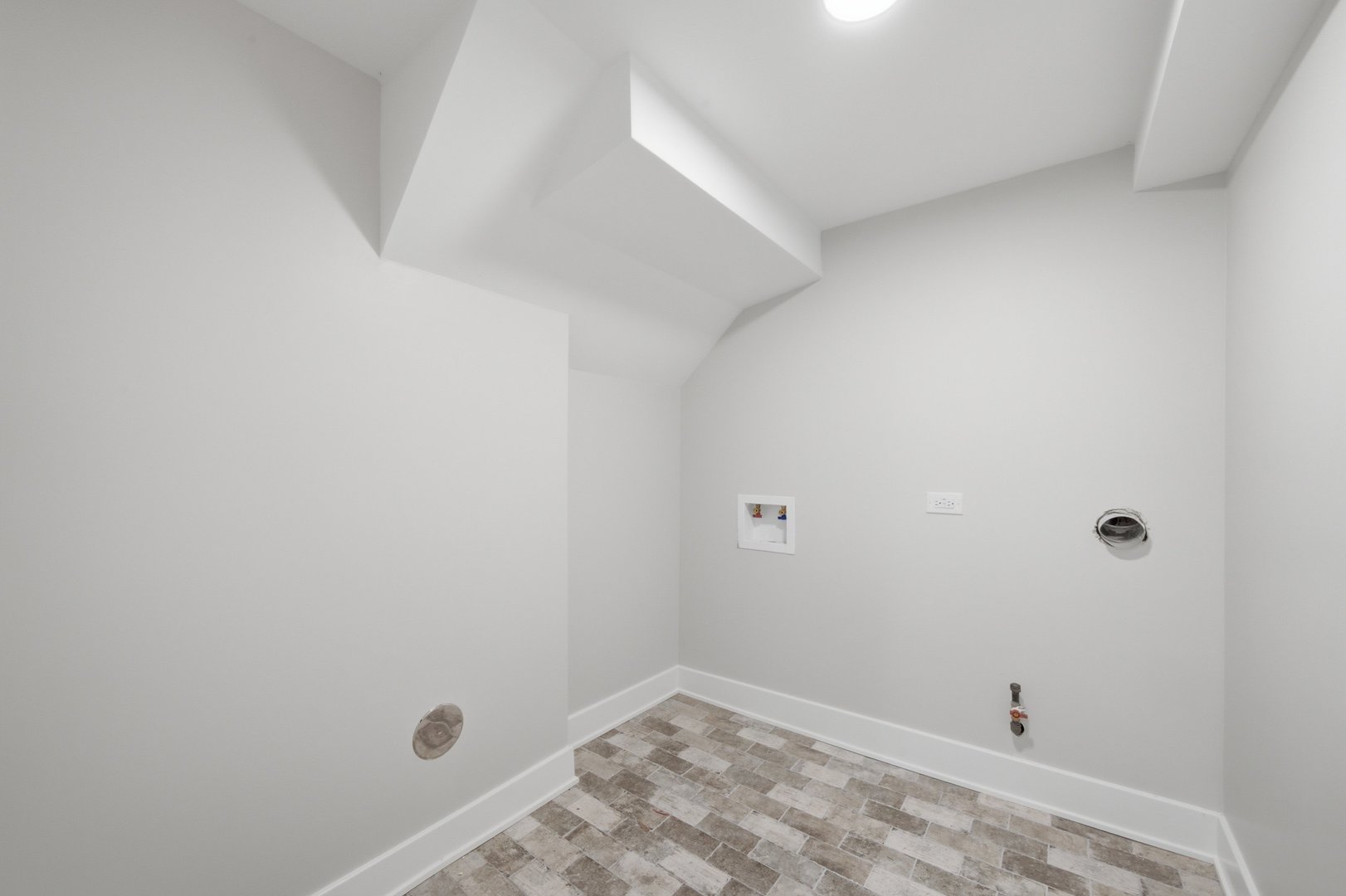 75 Brookdale Lane Property Photo 31