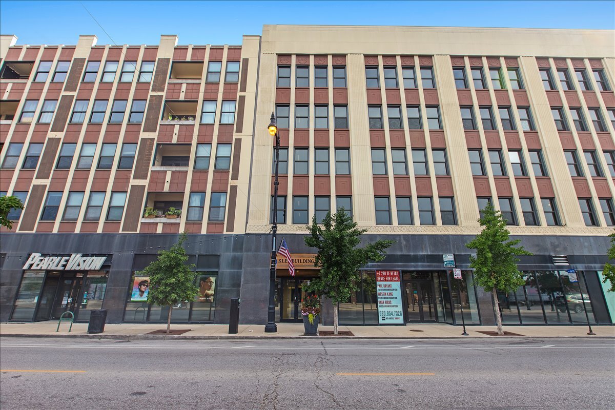 4015 N Milwaukee Avenue 416 Property Photo 1