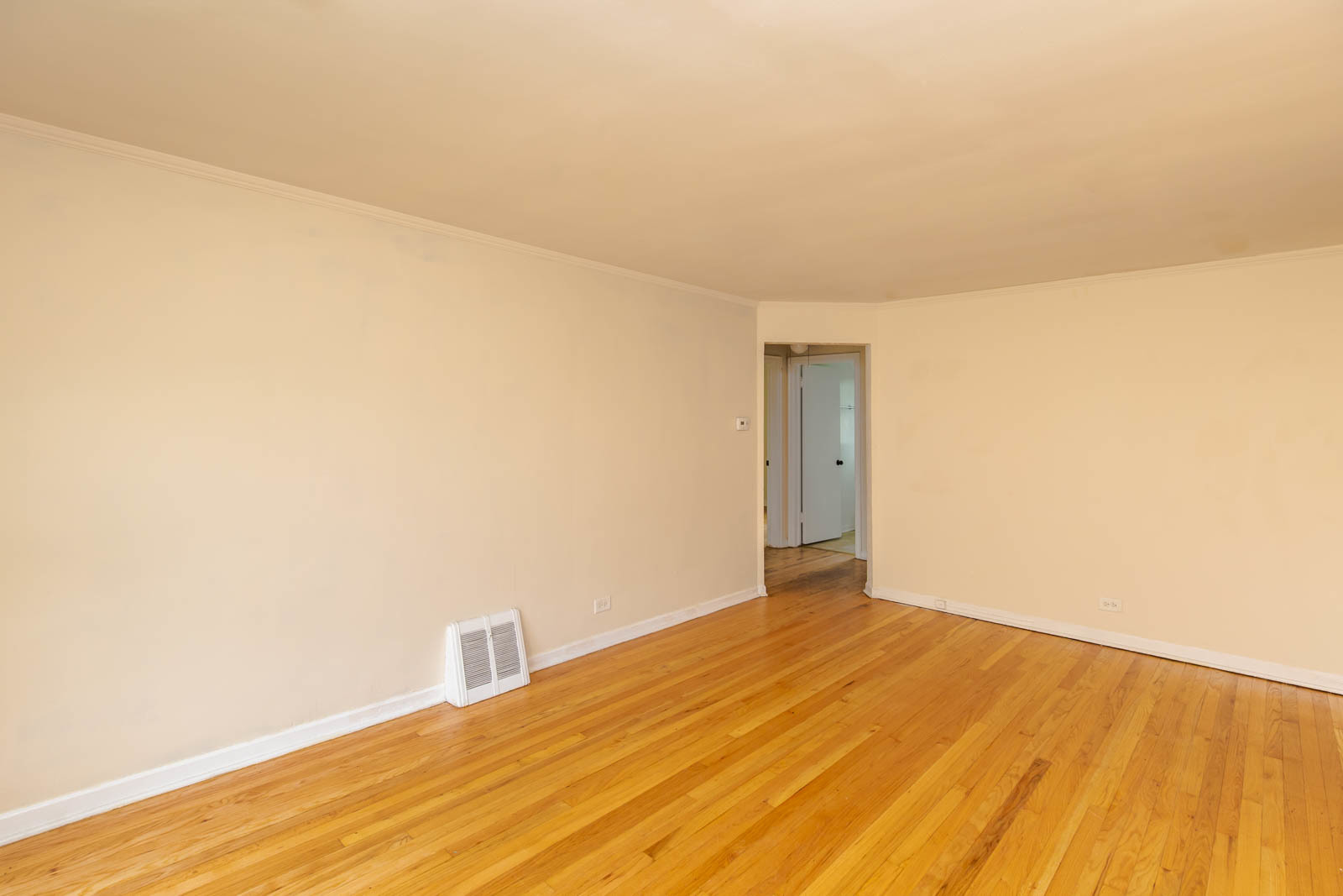 4231 W Nelson Street 2 Property Photo 2