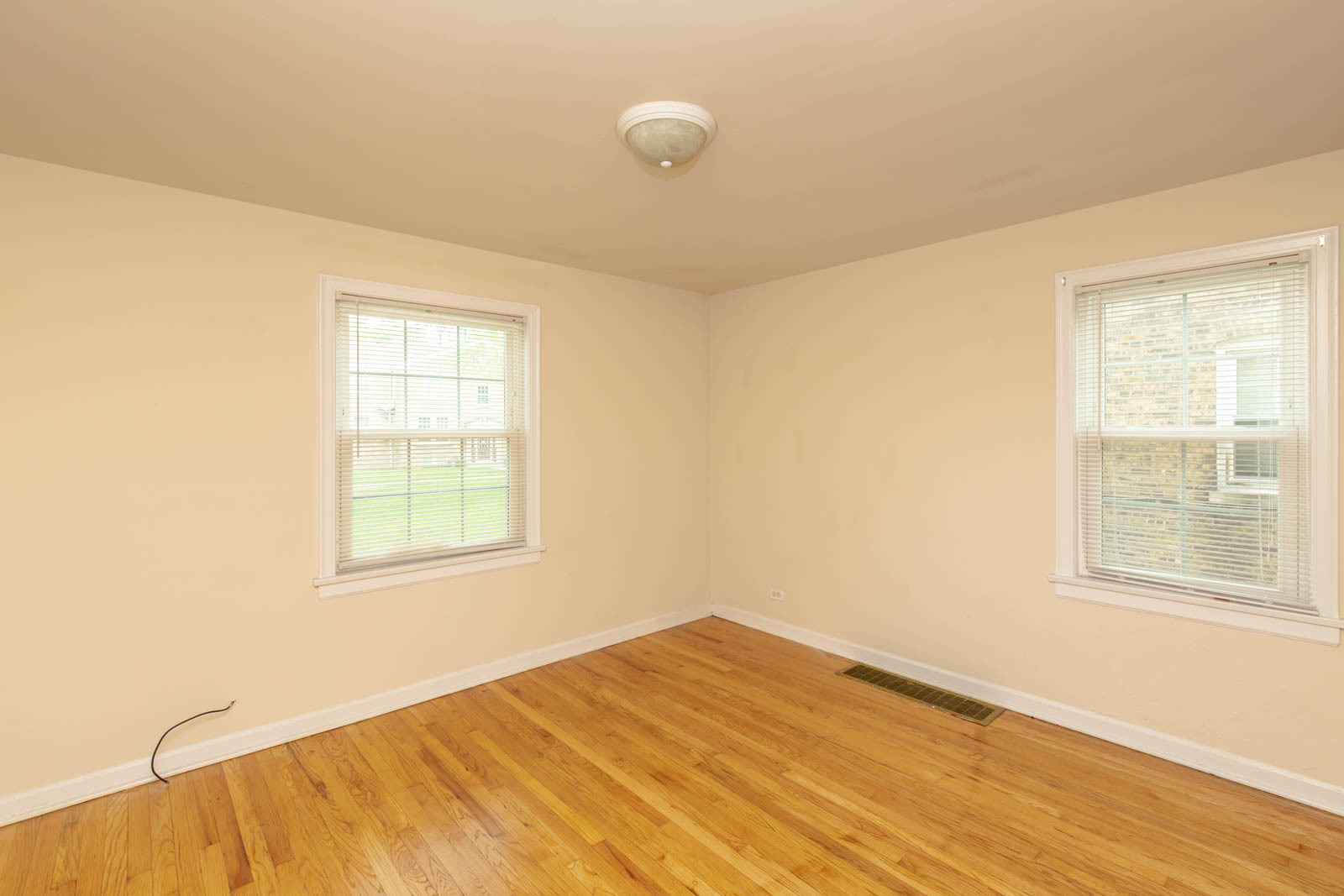 4231 W Nelson Street 2 Property Photo 4