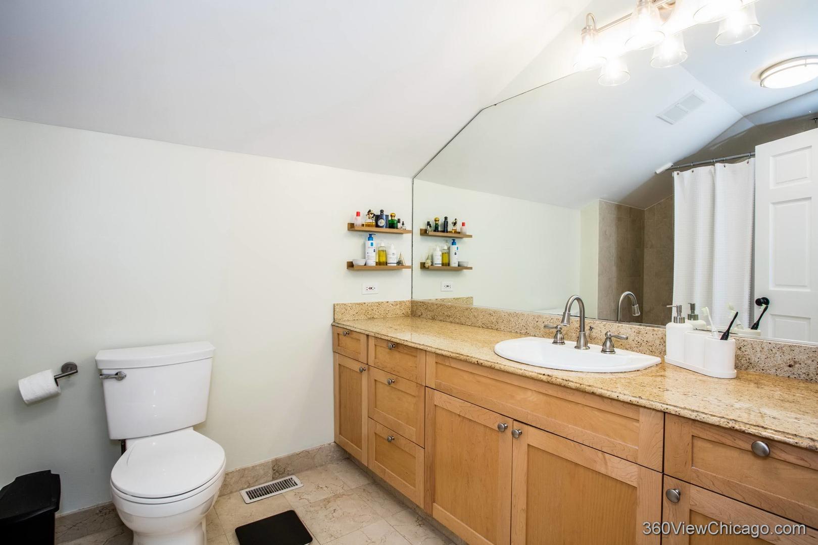 1534 N Bosworth Avenue 3 Property Photo 16