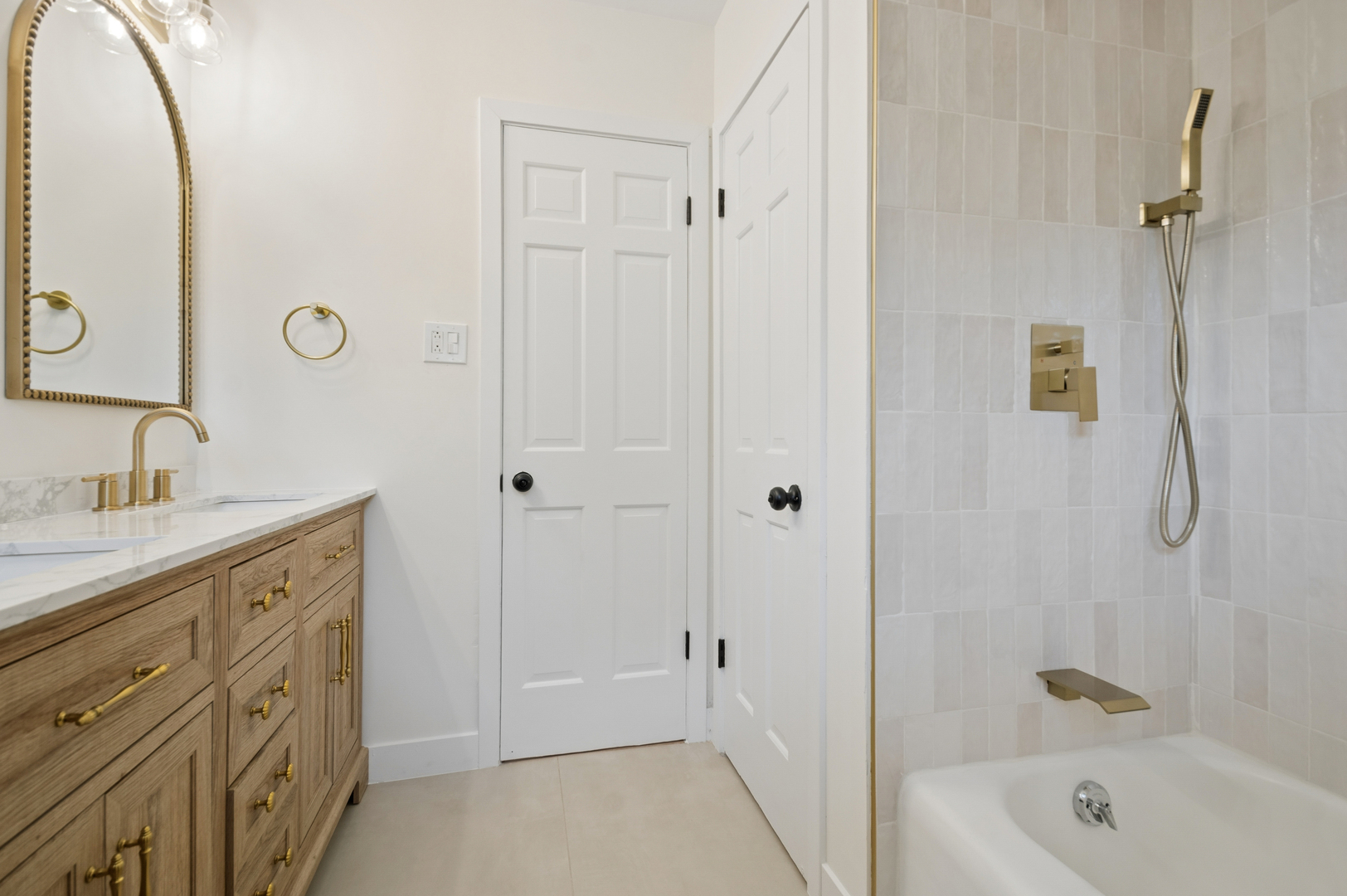 732 Hill Street Property Photo 16