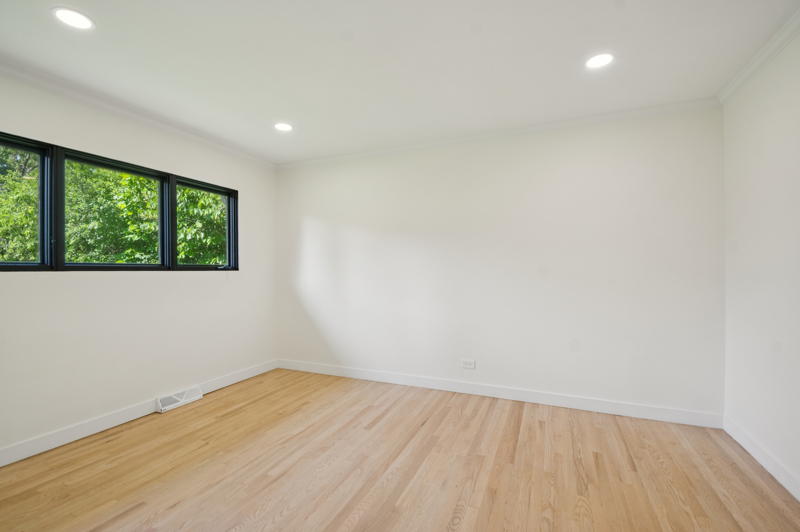 732 Hill Street Property Photo 18