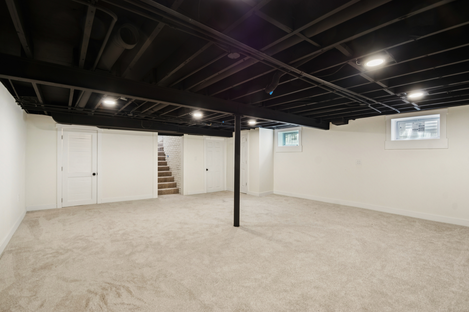 732 Hill Street Property Photo 23