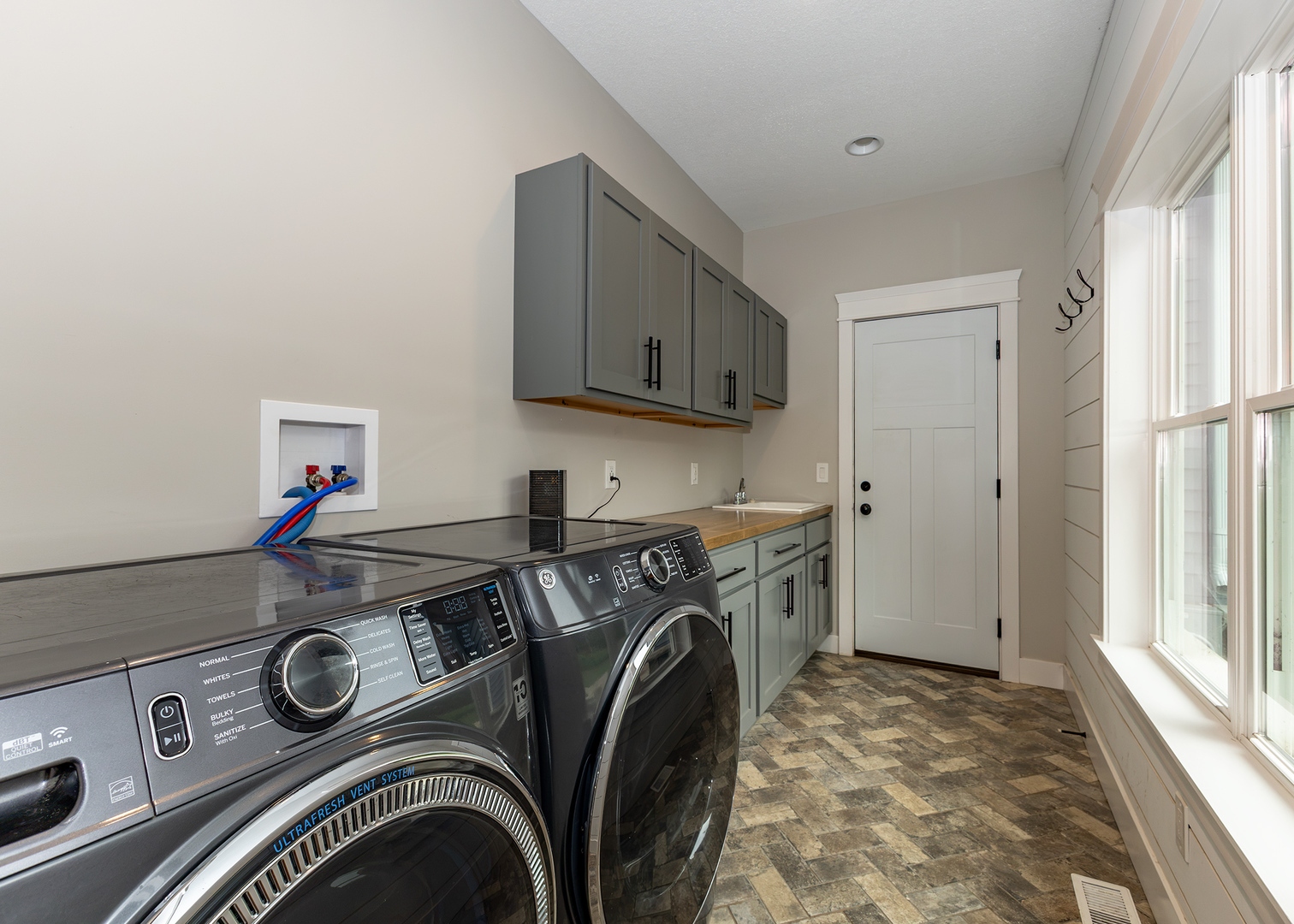 12724231 Property Photo 22