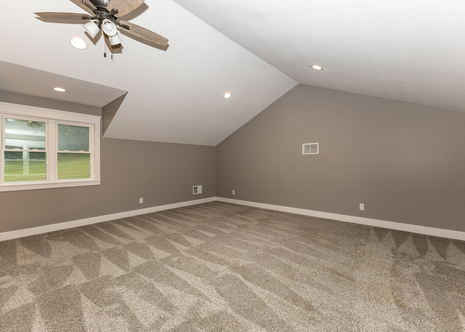 12724231 Property Photo 23