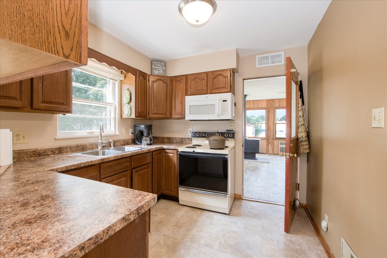 309 E Sunset Place Property Photo 10