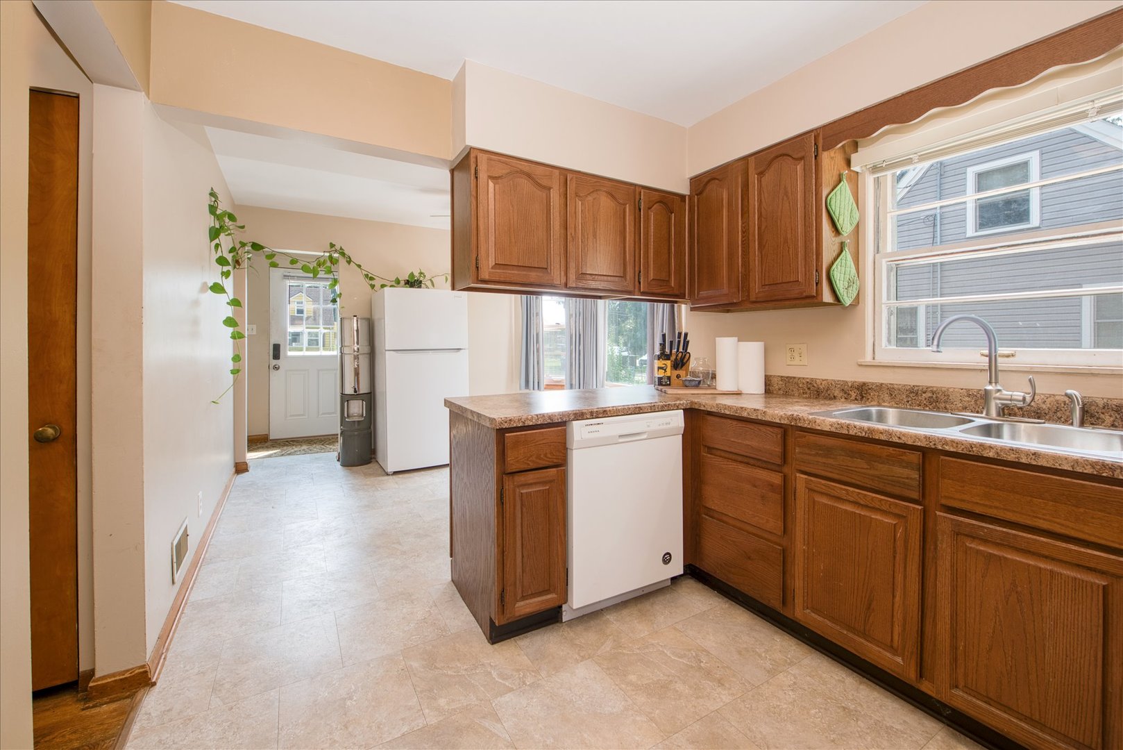 309 E Sunset Place Property Photo 12