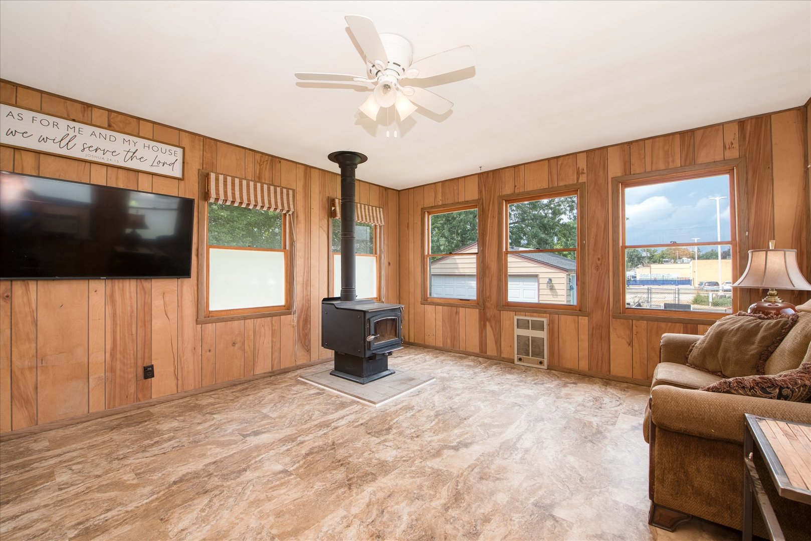 309 E Sunset Place Property Photo 14