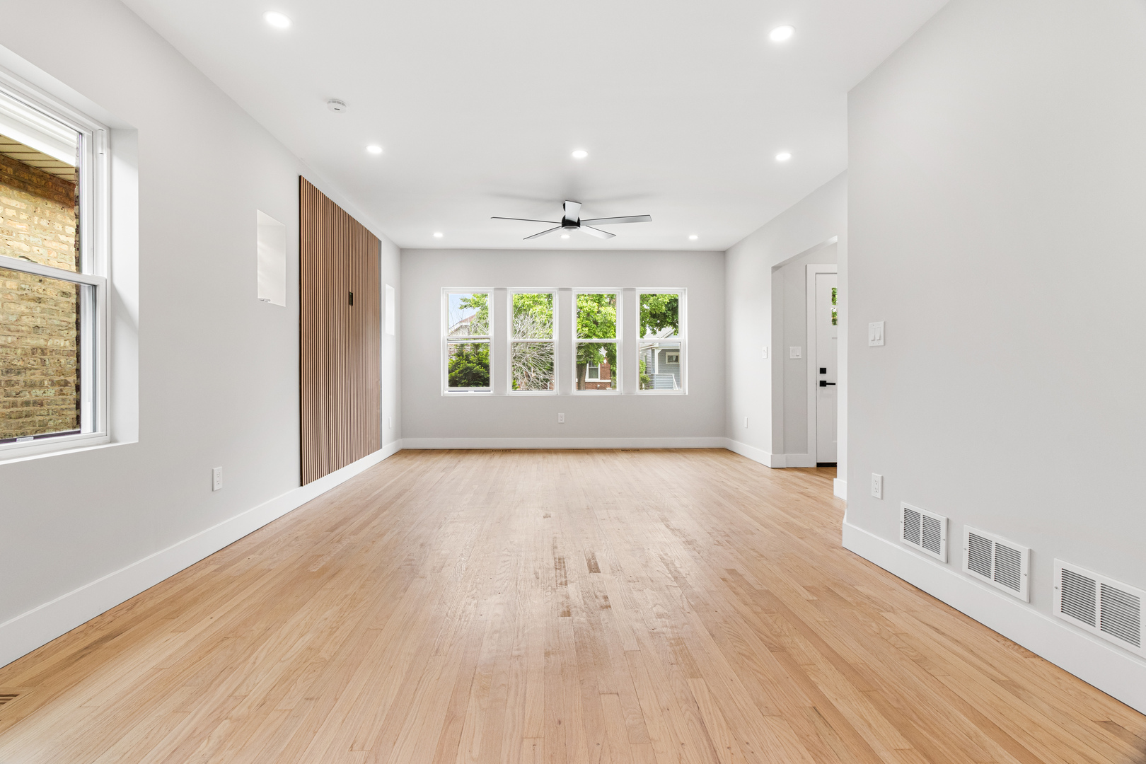 4829 W Strong Street Property Photo 4