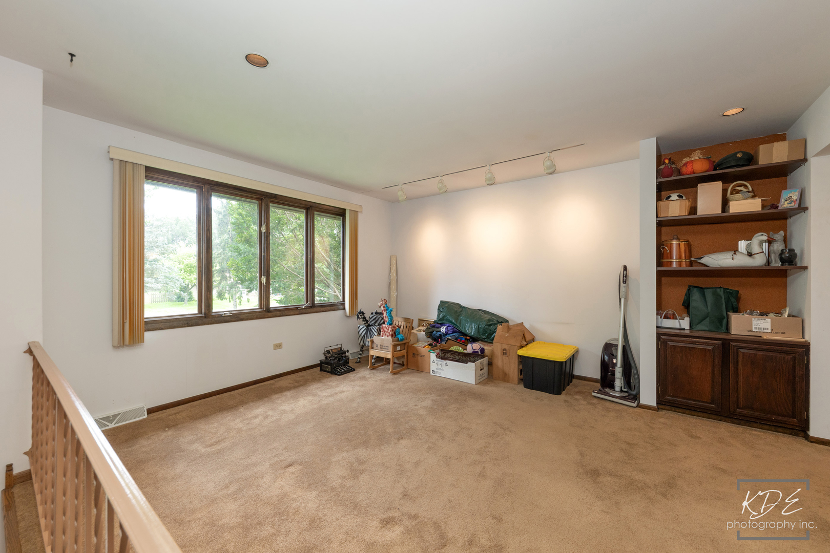 3n606 Locust Avenue Property Photo 7