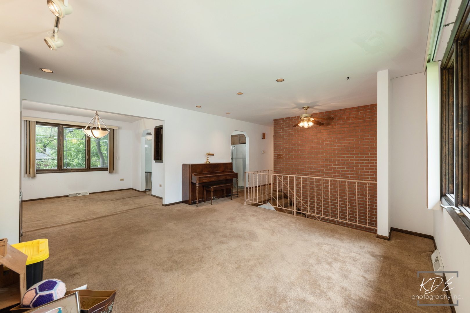 3n606 Locust Avenue Property Photo 8