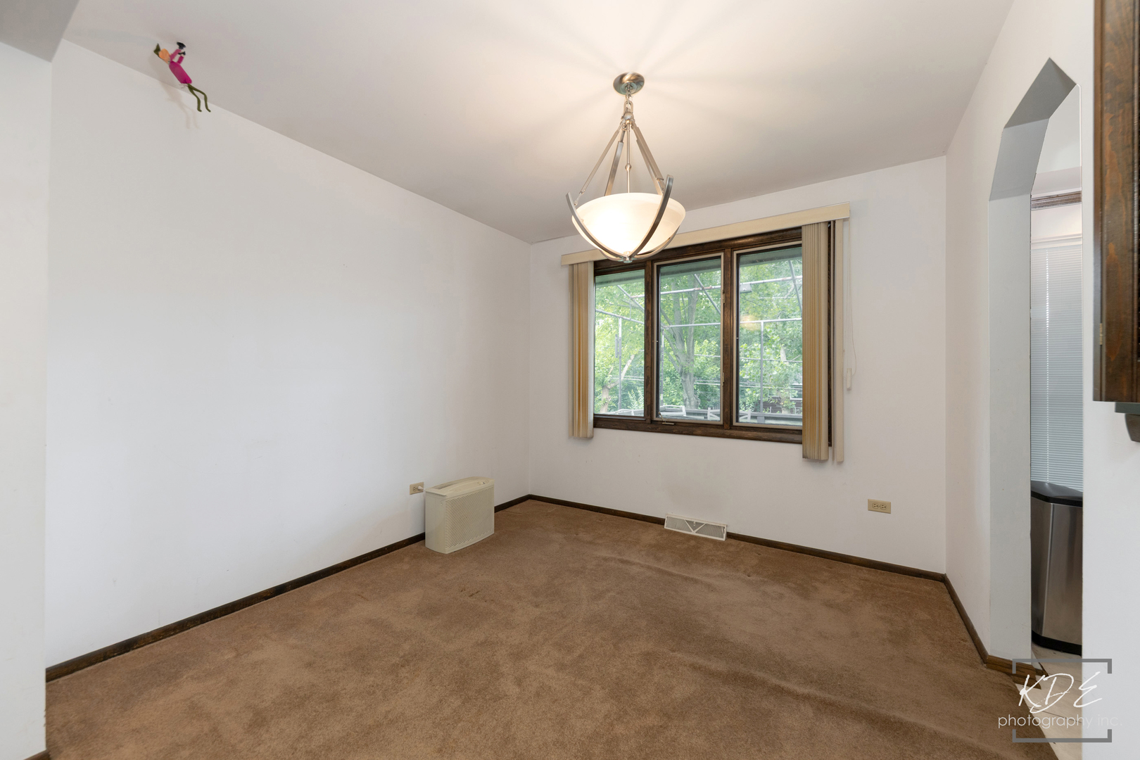 3n606 Locust Avenue Property Photo 11