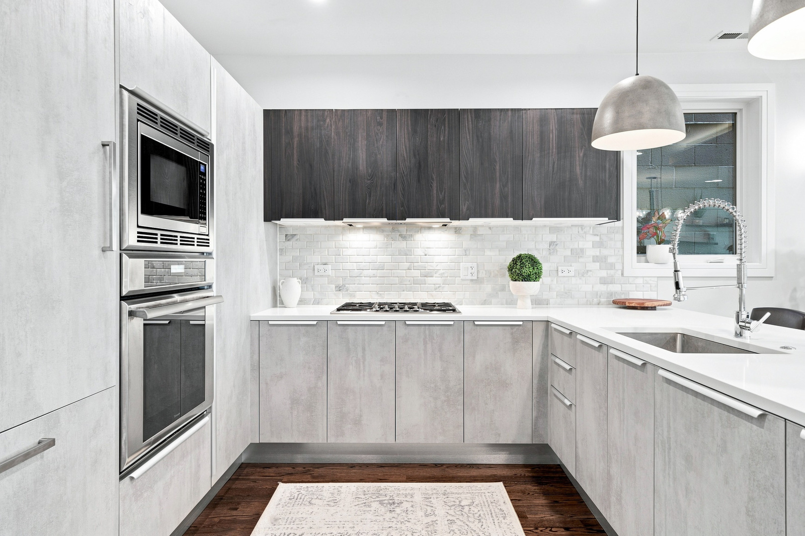 2210 W Chicago Avenue 2e Property Photo 6