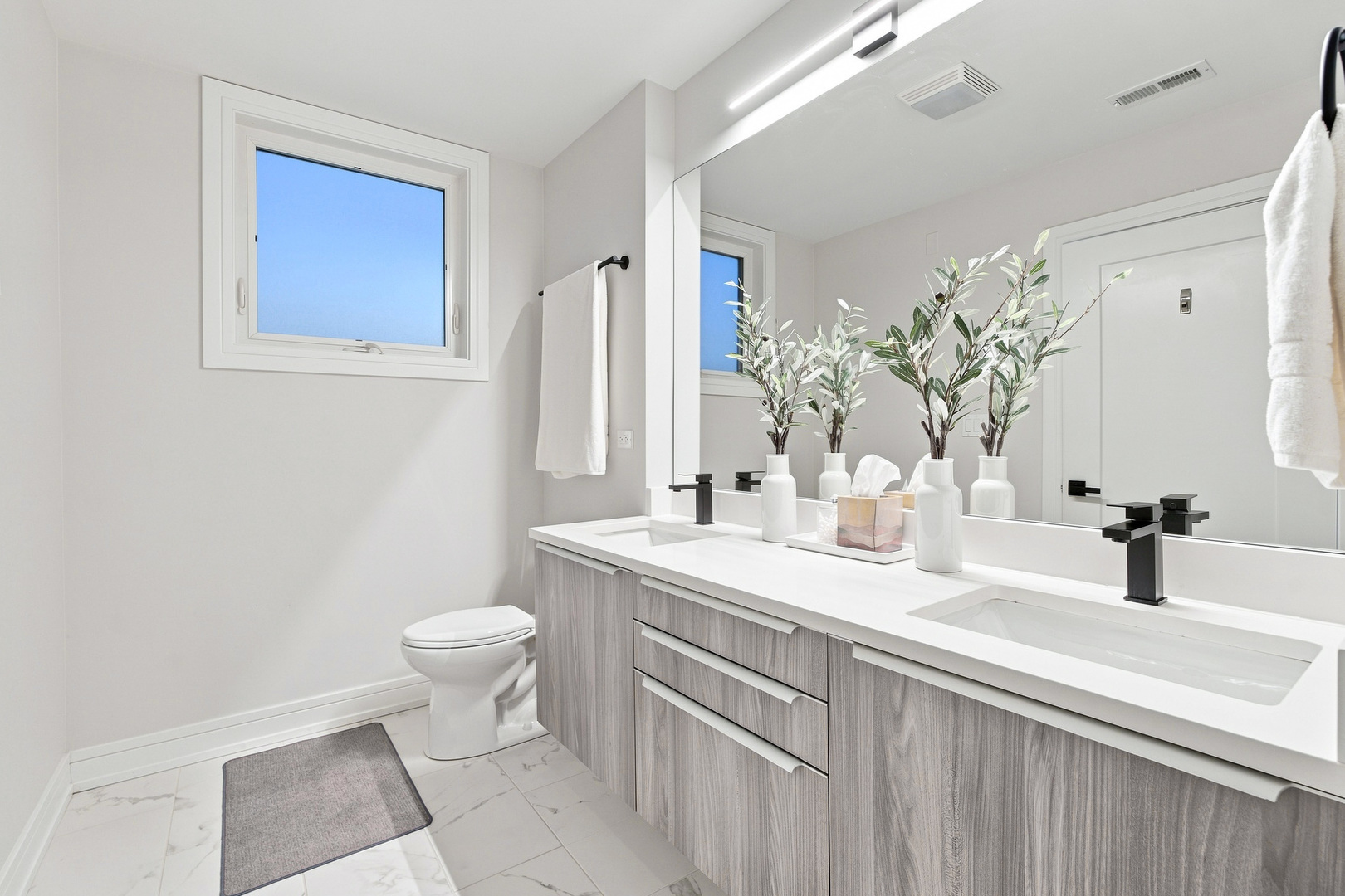 2210 W Chicago Avenue 2e Property Photo 15